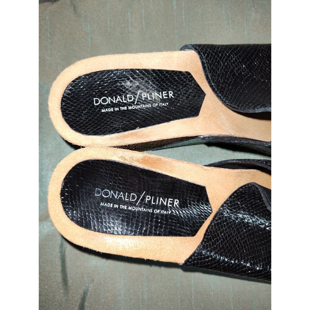 Donald Pliner Ginie Metallic Black Snake Print Wedge Sandals Sz 9.5B - Picture 4 of 5